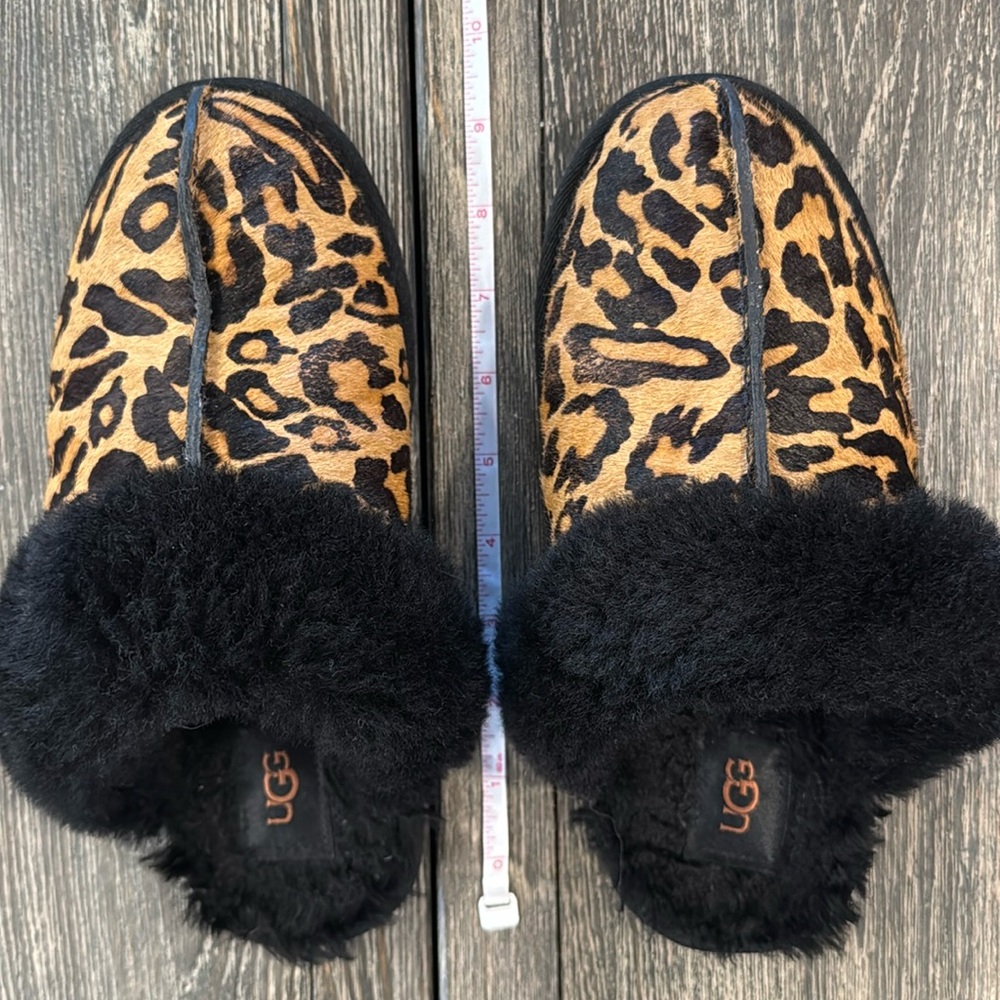 Ugg house slippers size 7, cheetah